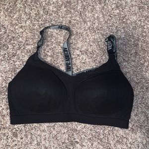 VS sport. Black sports bra.